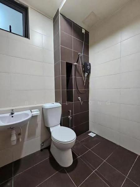 Service Residence for Sale at 8Scape Residence @ Sutera - Daniel Yong - Bathroom - PropertyGuru.com.my
