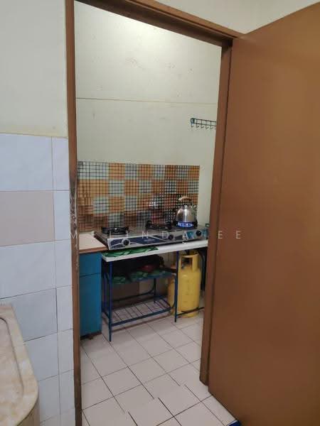 Pangsapuri untuk Dijual di Sri Impian Apartment - Melinda Ee - Kitchen - PropertyGuru.com.my