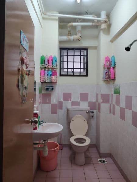 Pangsapuri untuk Dijual di Sri Impian Apartment - Melinda Ee - Bathroom - PropertyGuru.com.my