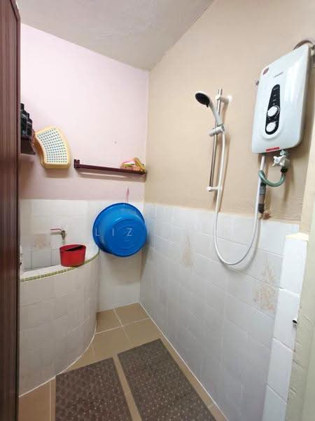 Rumah Teres 1.5-Tingkat untuk Dijual di Kepong Baru (Kepong) - Eliz Chan - Bathroom - PropertyGuru.com.my