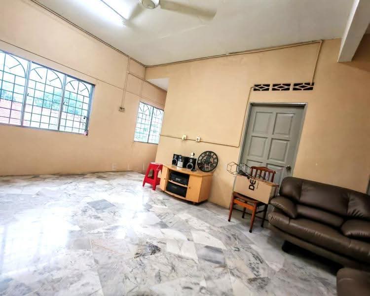 Rumah Teres 1.5-Tingkat untuk Dijual di Kepong Baru (Kepong) - Eliz Chan - Living Room - PropertyGuru.com.my