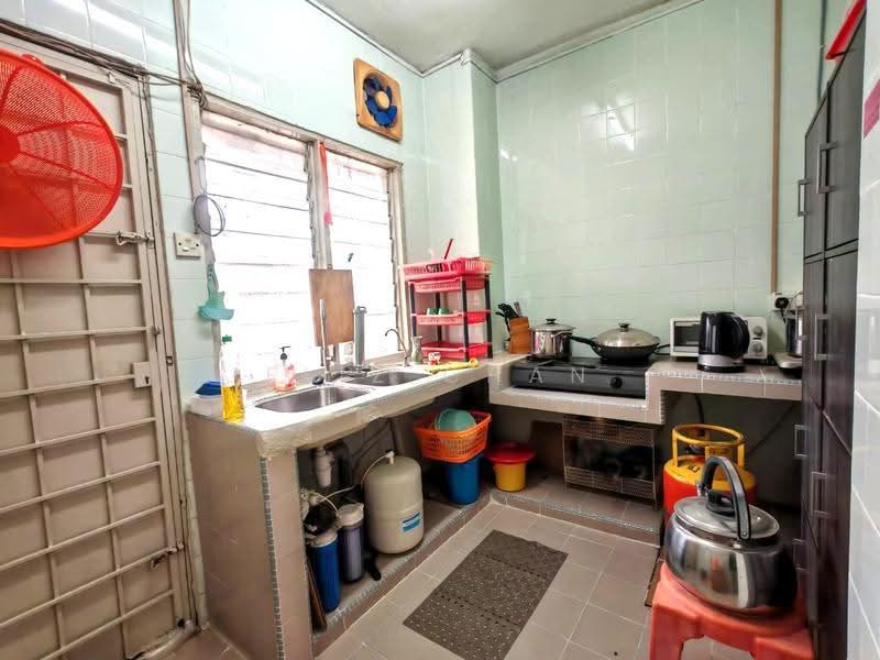 Rumah Teres 1.5-Tingkat untuk Dijual di Kepong Baru (Kepong) - Eliz Chan - Kitchen - PropertyGuru.com.my
