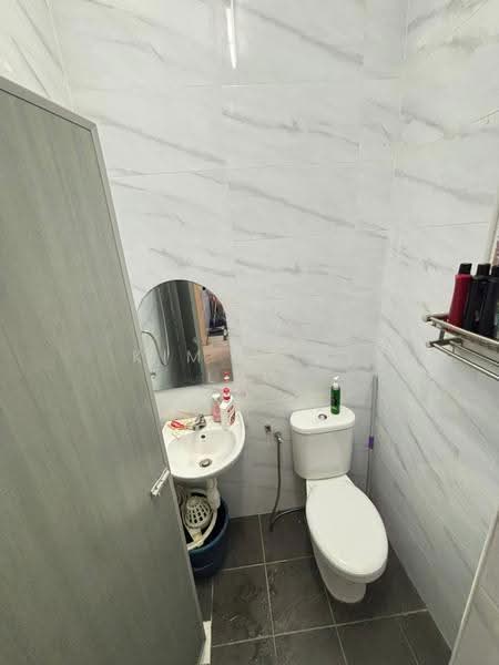 Rumah Teres 2-Tingkat untuk Dijual di Taman Indah Perdana (Kepong) - Kim Meng Lew - Bathroom - PropertyGuru.com.my