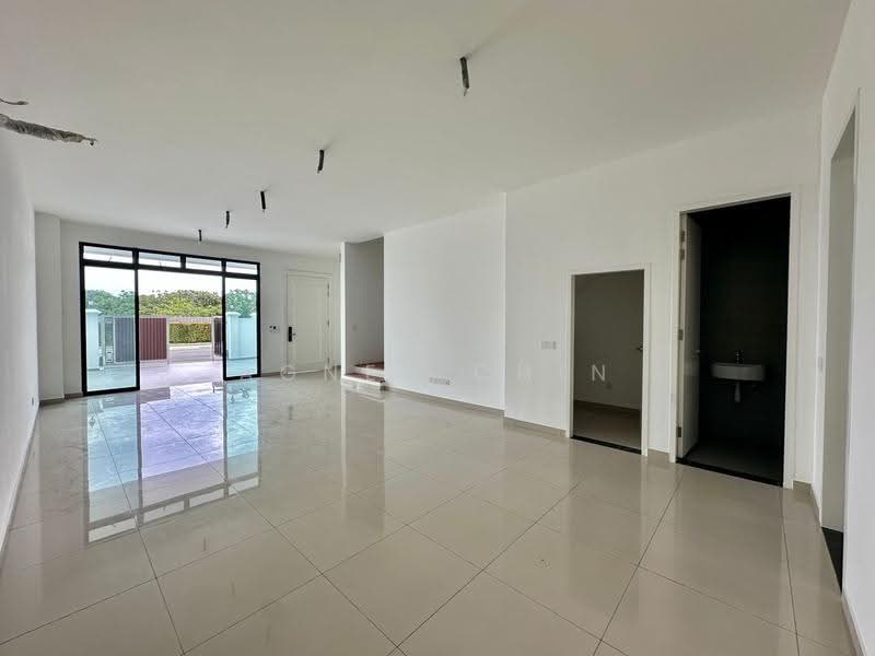2-storey Terraced House for Sale in Bandar Seri Alam (Masai) - Agnes Chin - Living Room - PropertyGuru.com.my