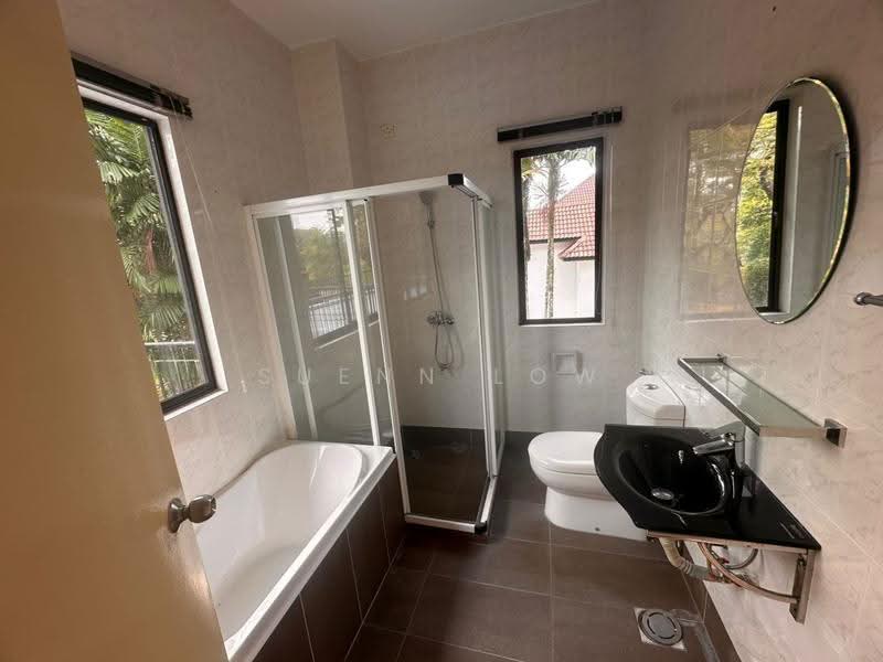 Bungalow House untuk Dijual di Leisure Farm (Gelang Patah) - Suenn Low - Bathroom - PropertyGuru.com.my