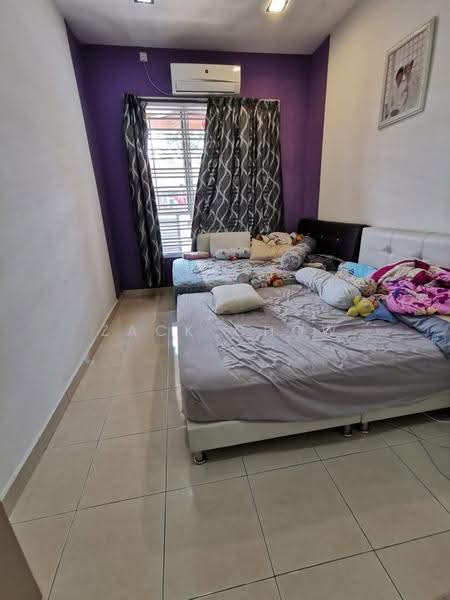Rumah Teres 1-Tingkat untuk Dijual di Taman Bestari Indah (Ulu Tiram) - Zack Chow - Bedroom - PropertyGuru.com.my