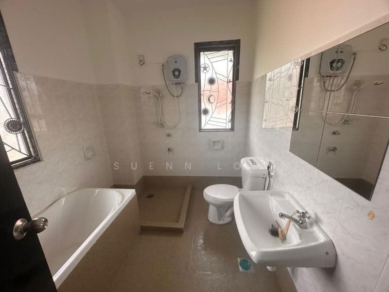 Bungalow House untuk Dijual di Leisure Farm (Gelang Patah) - Suenn Low - Bathroom - PropertyGuru.com.my