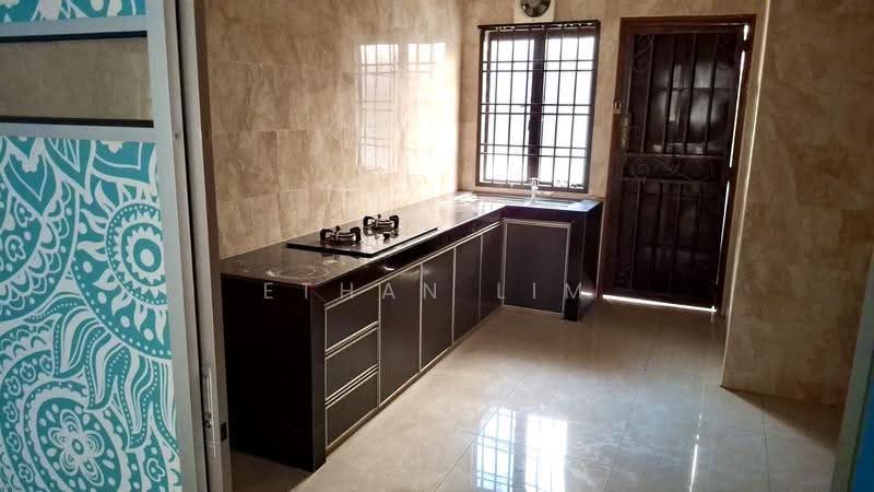 2-storey Terraced House for Rent in Taman Desa Cemerlang (Ulu Tiram) - Ethan Lim - Kitchen - PropertyGuru.com.my