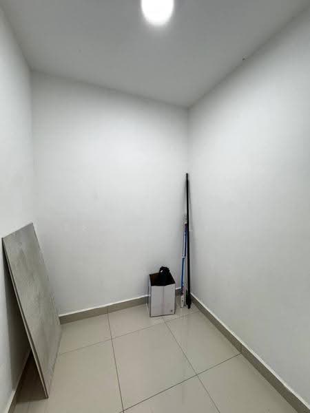 Service Residence for Sale at Larkin Heights - Serene Low - Interior - PropertyGuru.com.my