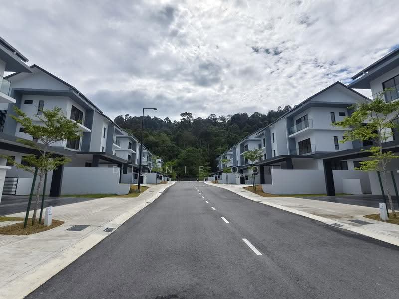 Rumah Berkembar untuk Dijual di Sierra Ukay (Ampang) - Dlynie Ooi - Exterior - PropertyGuru.com.my