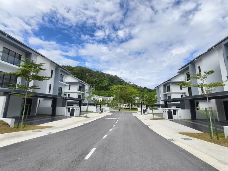 Rumah Berkembar untuk Dijual di Sierra Ukay (Ampang) - Dlynie Ooi - Exterior - PropertyGuru.com.my