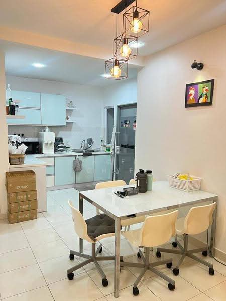 Kediaman Servis untuk Dijual di Koi Kinrara - Vincent Chye - Kitchen - PropertyGuru.com.my