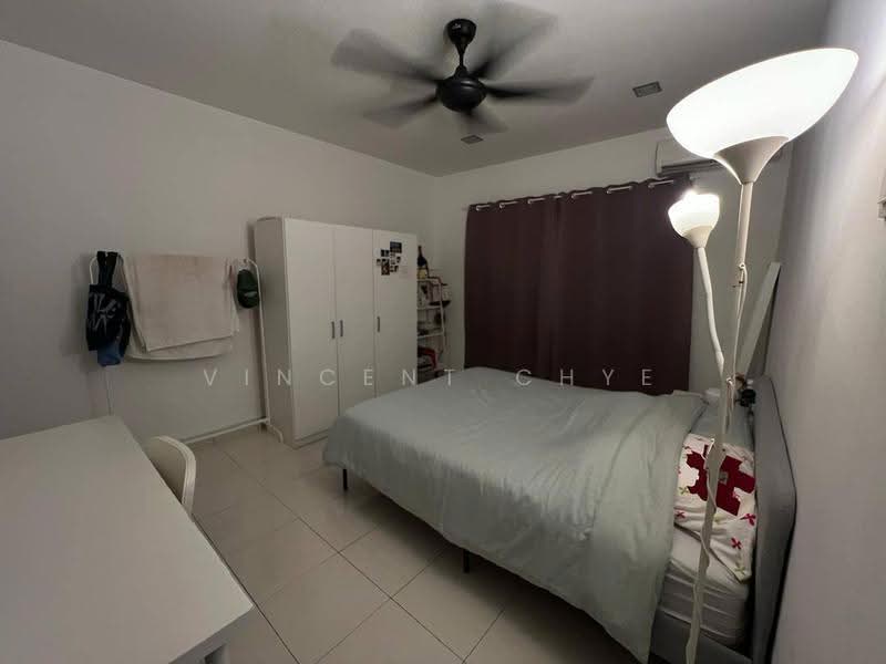 Kediaman Servis untuk Dijual di Koi Kinrara - Vincent Chye - Bedroom - PropertyGuru.com.my