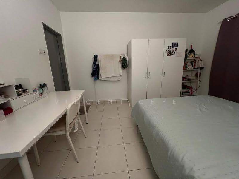 Kediaman Servis untuk Dijual di Koi Kinrara - Vincent Chye - Bedroom - PropertyGuru.com.my