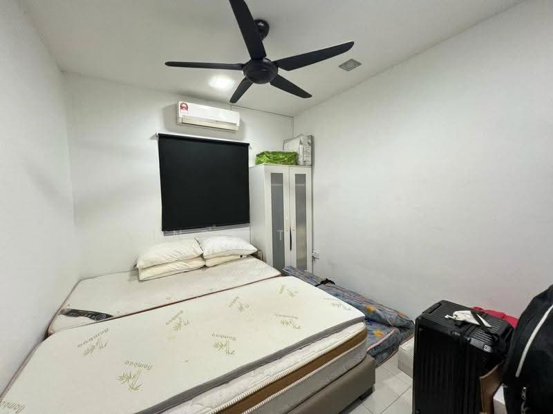 Kediaman Servis untuk Dijual di Koi Kinrara - Vincent Chye - Bedroom - PropertyGuru.com.my