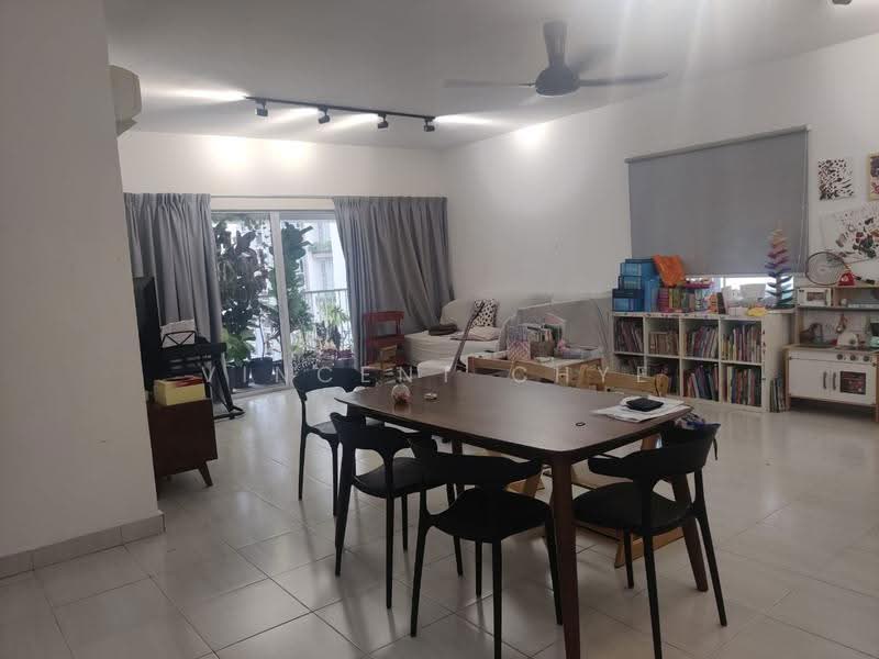 Kediaman Servis untuk Dijual di Koi Kinrara - Vincent Chye - Living Room - PropertyGuru.com.my