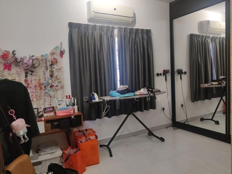 Kediaman Servis untuk Dijual di Koi Kinrara - Vincent Chye - Interior - PropertyGuru.com.my