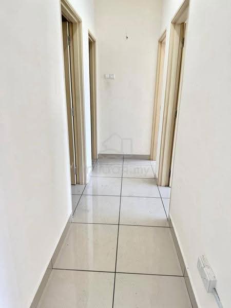 Kediaman Servis untuk Dijual di OUG Parklane - Vincent Chye - Corridor - PropertyGuru.com.my