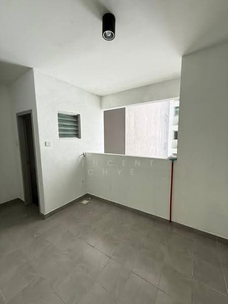 Kondominium untuk Dijual di Kiara Residence 2 (Residensi Kiara Jalil 2) - Vincent Chye - Balcony - PropertyGuru.com.my