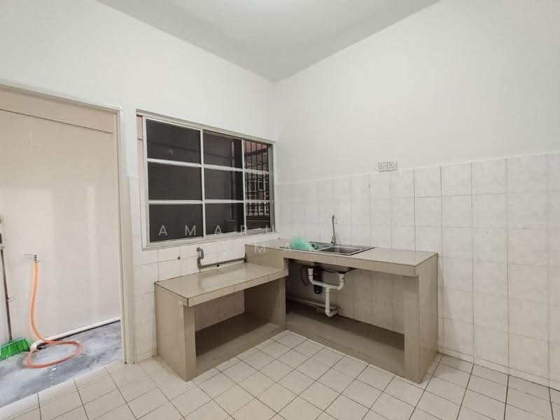 Condominium for Sale at Elaeis 2 - Kamaruzaman Omar - Kitchen - PropertyGuru.com.my
