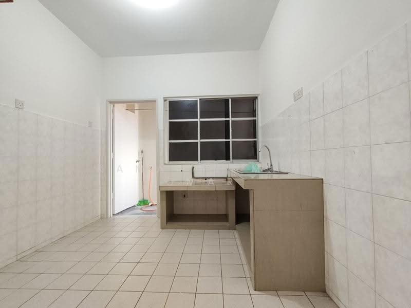 Condominium for Sale at Elaeis 2 - Kamaruzaman Omar - Kitchen - PropertyGuru.com.my