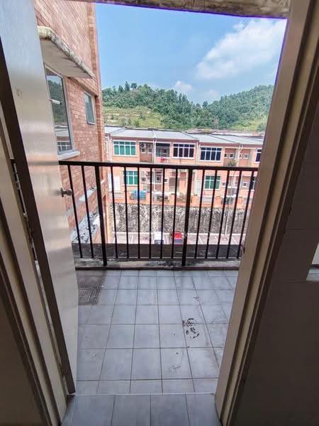 Pangsapuri untuk Dijual di Goodview Heights - Elvis Kok - Balcony - PropertyGuru.com.my