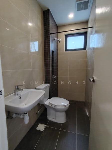 Kediaman Servis untuk Dijual di Pacific Star (Service Residence) - Kimi Chong - Bathroom - PropertyGuru.com.my