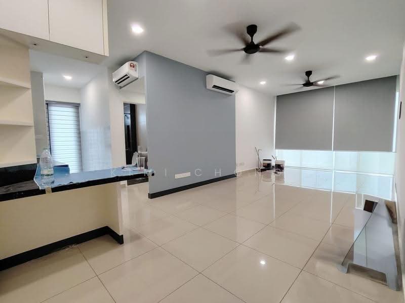 Kediaman Servis untuk Dijual di Pacific Star (Service Residence) - Kimi Chong - Living Room - PropertyGuru.com.my