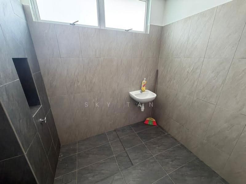 Rumah Teres 2-Tingkat untuk Dijual di Taman Impian Emas (Skudai) - Sky Tan - Bathroom - PropertyGuru.com.my