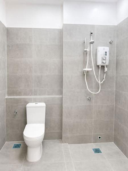 Rumah Teres 2-Tingkat untuk Disewa di Cybersouth (Dengkil) - Farah Hanan - Bathroom - PropertyGuru.com.my