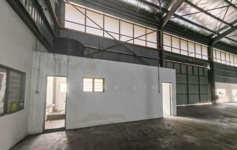 Gudang untuk Disewa di Kampung Baru Subang (Sungai Buloh) - Ciana Lim - Bathroom - PropertyGuru.com.my
