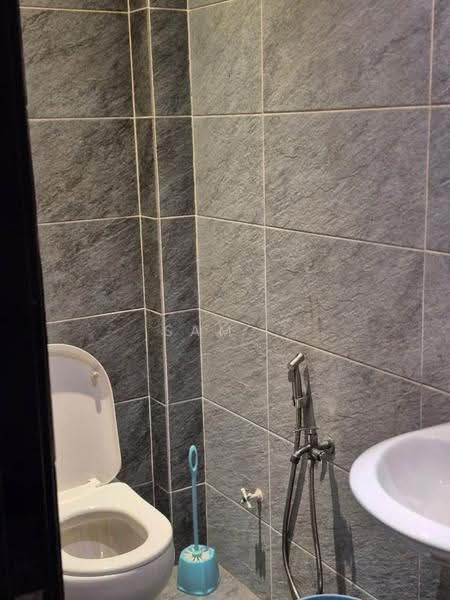 Shop / Office untuk Disewa di Taman Ipoh Selatan (Ipoh) - Sam . - Bathroom - PropertyGuru.com.my