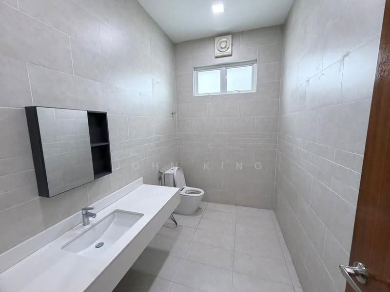 Bungalow House untuk Disewa di Ukay Bistari (Ulu Kelang) - John King - Bathroom - PropertyGuru.com.my