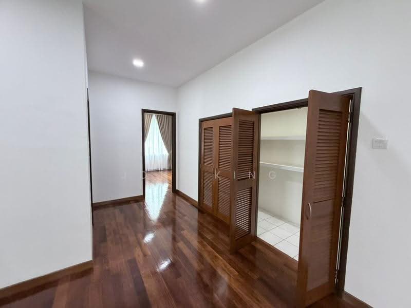 Bungalow House untuk Disewa di Ukay Bistari (Ulu Kelang) - John King - Corridor - PropertyGuru.com.my