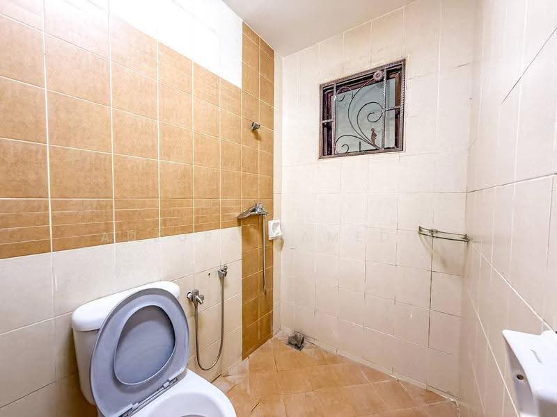 Rumah Berkembar untuk Dijual di Bandar Baru Bangi (Selangor) - Adzura Zamedin - Bathroom - PropertyGuru.com.my