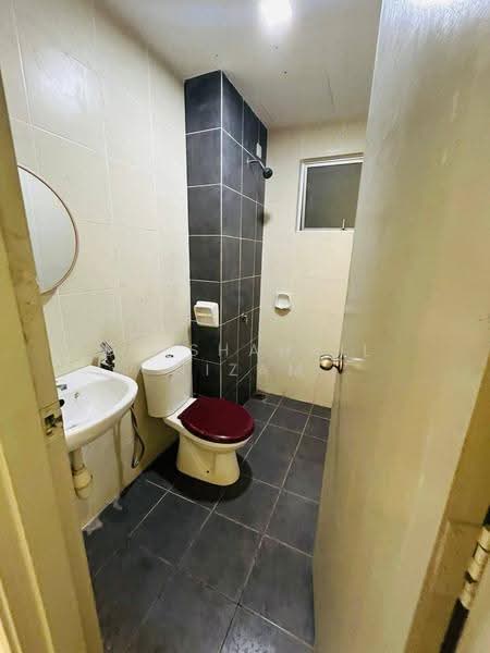 Townhouse for Rent in Kuala Selangor (Selangor) - Dr Shahril Nizam - Bathroom - PropertyGuru.com.my