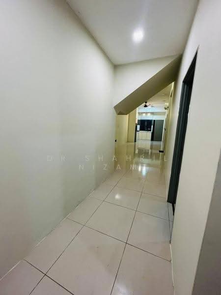 Townhouse for Rent in Kuala Selangor (Selangor) - Dr Shahril Nizam - Corridor - PropertyGuru.com.my