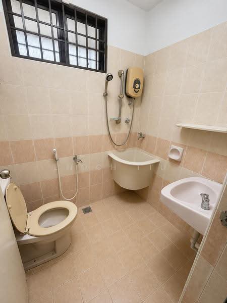 Bungalow House for Sale in Gelugor (Penang) - Enoch Tiu - Bathroom - PropertyGuru.com.my