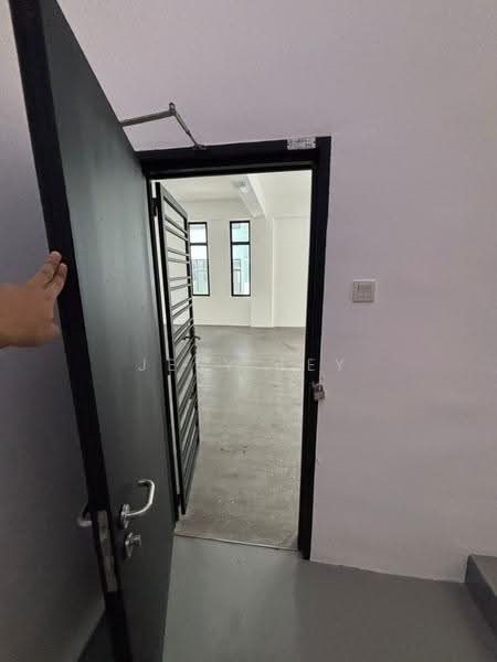 Shop / Office for Rent in Bandar Seri Alam (Masai) - Jesy Tey - Interior - PropertyGuru.com.my