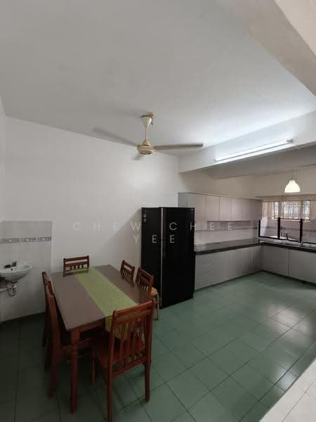 Rumah Teres 2-Tingkat untuk Disewa di Taman Pelangi (Johor Bahru) - Chew Chee Yee - Kitchen - PropertyGuru.com.my