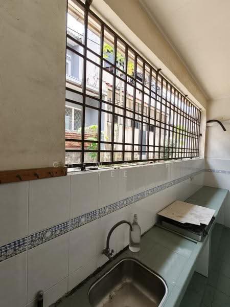 Rumah Teres 2-Tingkat untuk Disewa di Taman Pelangi (Johor Bahru) - Chew Chee Yee - Kitchen - PropertyGuru.com.my