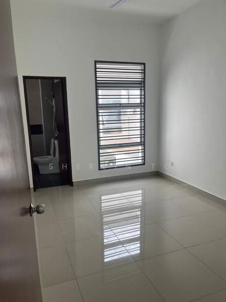 Cluster House for Rent in Nusantara Prima (Gelang Patah) - Sherlin To - Bathroom - PropertyGuru.com.my
