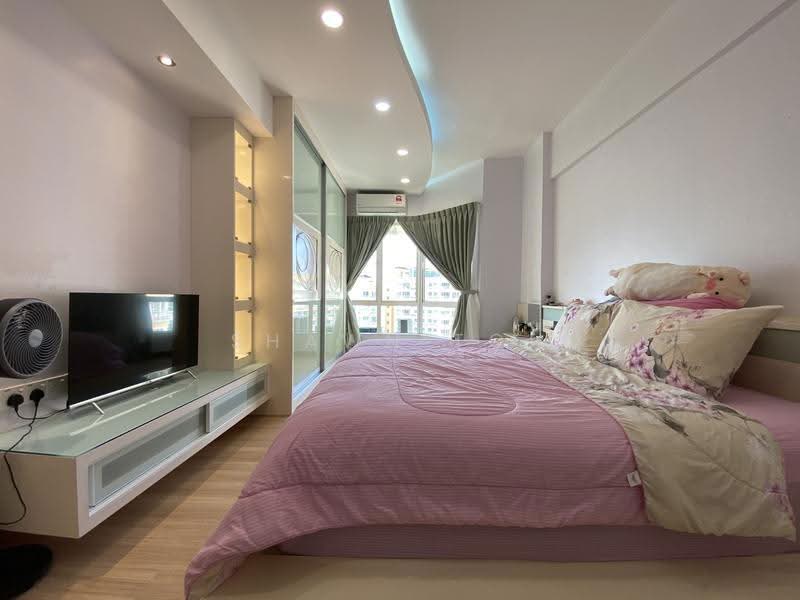 Kondominium untuk Dijual di Gold Coast Resort Condominium - Shawn Toh - Bedroom - PropertyGuru.com.my