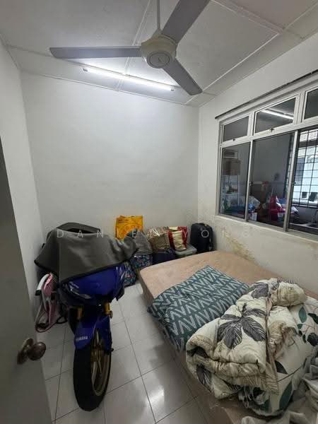 Rumah Teres 1-Tingkat untuk Dijual di Taman Universiti (Skudai) - Daniel Yong - Bedroom - PropertyGuru.com.my