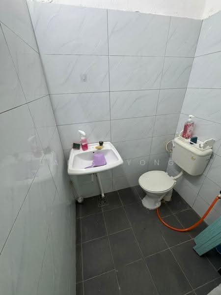Rumah Teres 1-Tingkat untuk Dijual di Taman Universiti (Skudai) - Daniel Yong - Bathroom - PropertyGuru.com.my