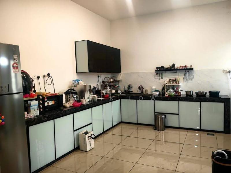 Cluster House for Sale in Johor Bahru (Johor) - Suenn Low - Kitchen - PropertyGuru.com.my