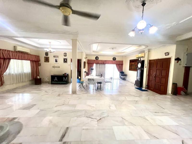 Bungalow House untuk Dijual di Seksyen 3 (Shah Alam) - Kamaruzaman Omar - Living Room - PropertyGuru.com.my