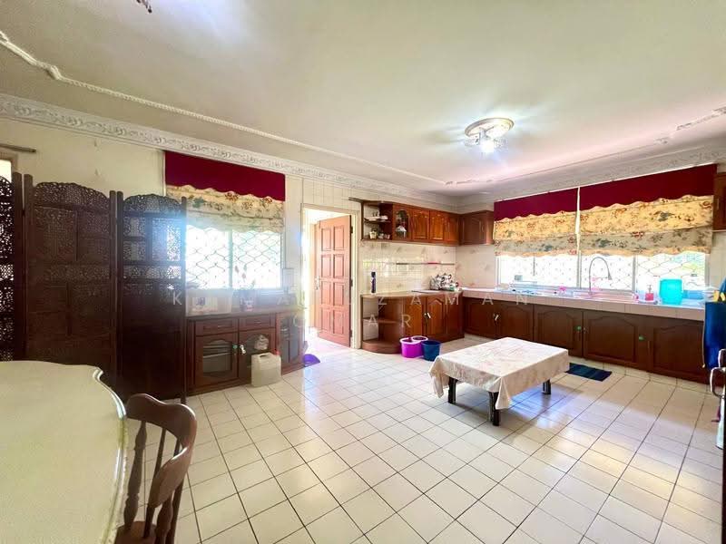 Bungalow House untuk Dijual di Seksyen 3 (Shah Alam) - Kamaruzaman Omar - Kitchen - PropertyGuru.com.my