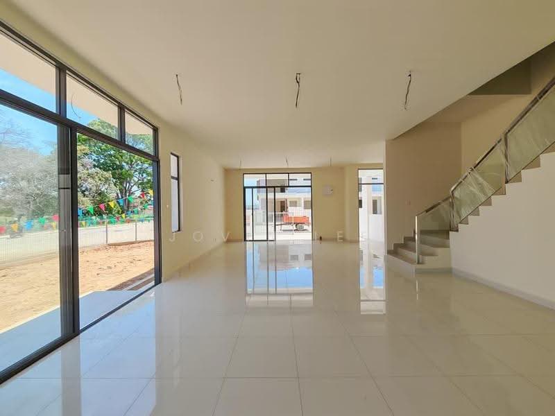 Semi-Detached House for Sale in Parit Buntar (Perak) - Jovin Lee - Living Room - PropertyGuru.com.my