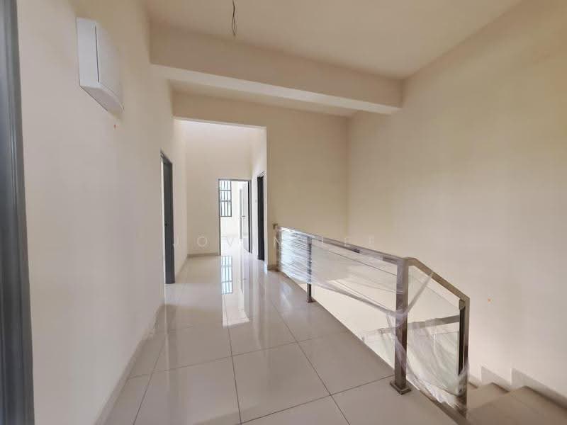 Semi-Detached House for Sale in Parit Buntar (Perak) - Jovin Lee - Corridor - PropertyGuru.com.my